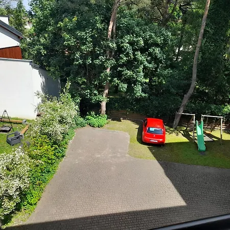 Lewada Trzyosobowy Z Balkonem Privatunterkunft