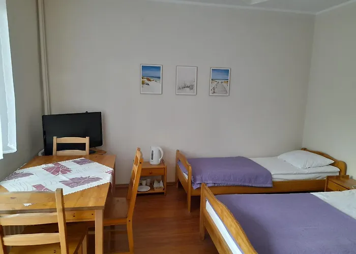 Lewada Trzyosobowy Z Balkonem Δωμάτια σε οικογενειακή κατοικία